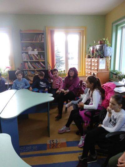 Дискусия на тема "Будителите в миналото и днес" в библиотеката при НЧ "Съгласие-1890" - Изображение 3