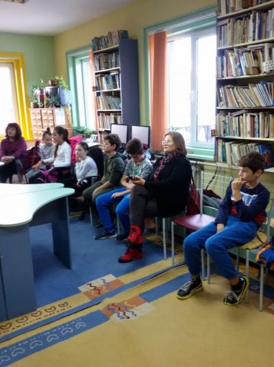 Дискусия на тема "Будителите в миналото и днес" в библиотеката при НЧ "Съгласие-1890" - Изображение 5